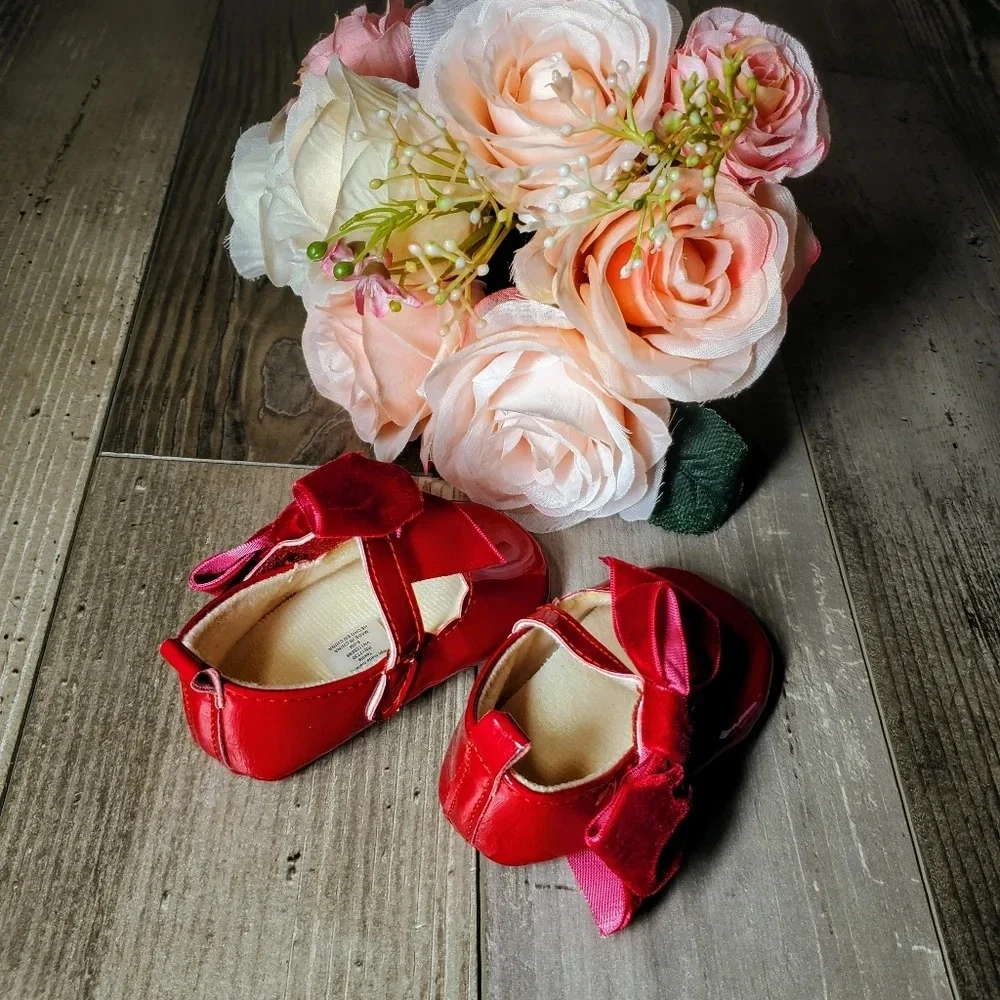 Cat & Jack Shiny Red Bow Mary Jane Flats 6-9m ♥️